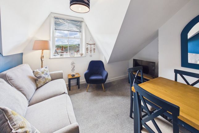 Flat 5, 7 Church Sq, Whitby photo 3