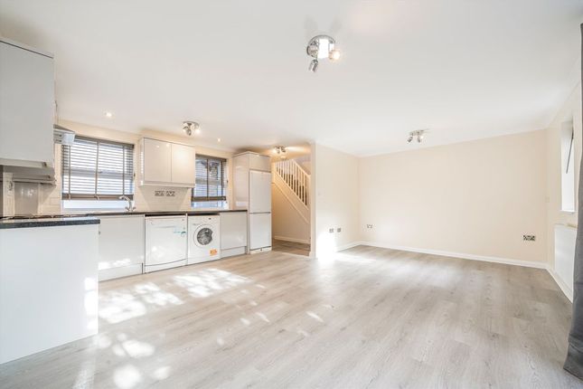 Uxbridge Road, West Ealing photo 4