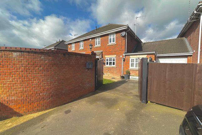 Semi-detached house for sale in French`S Gate, Dunstable