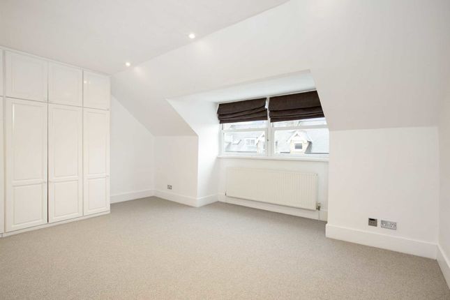 Flat for sale in Halford Road, Richmond