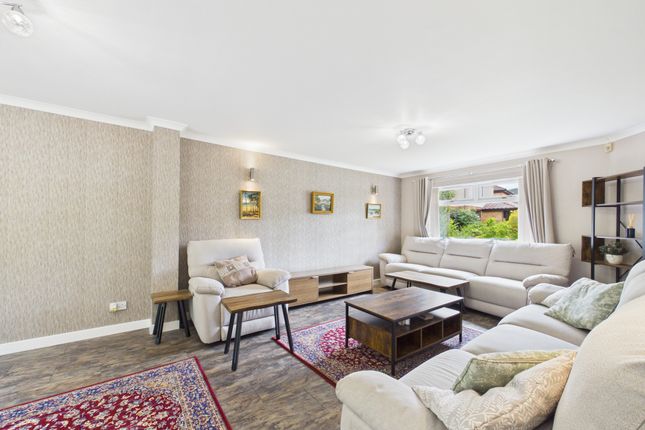 65, Auchingane, Edinburgh photo 3