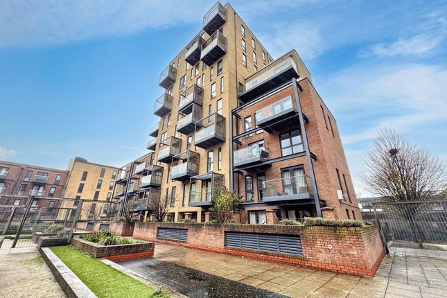 Flat 34, Hallington Court, Edgware photo 4