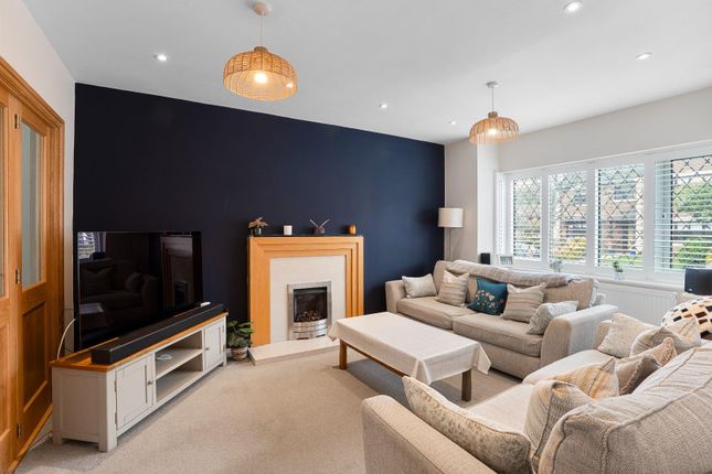 71, Wike Ridge Avenue, West Yorkshire photo 2