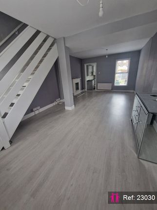 Thumbnail Terraced house to rent in London Road, Grays