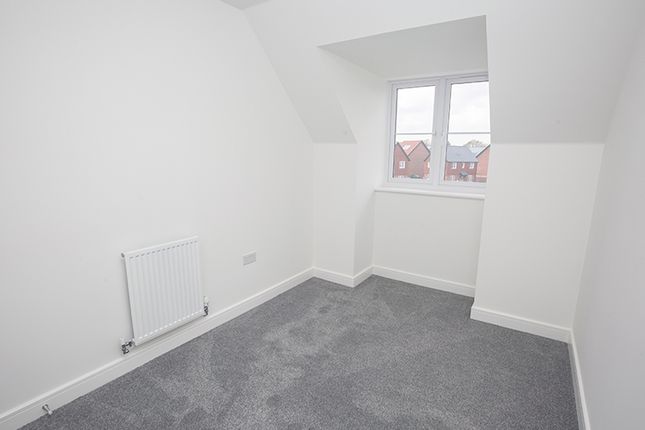 2 bedroom flat for sale in 5 Primrose Court, Colden Common