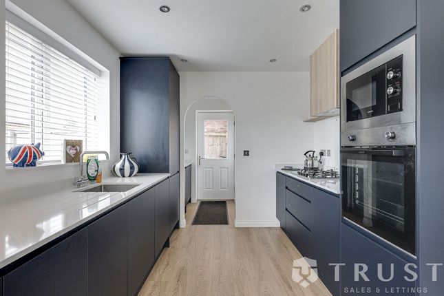 41 Amberwood Chase, Dewsbury photo 4