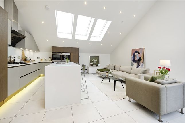 Town house for sale in Townhouse Mews, London