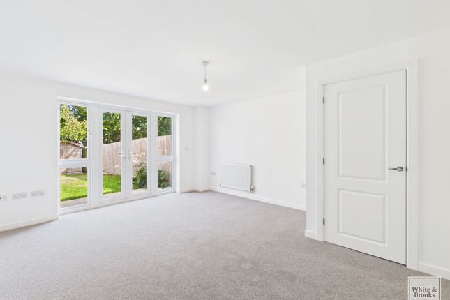 16 Applegate Way, Bognor Regis photo 3