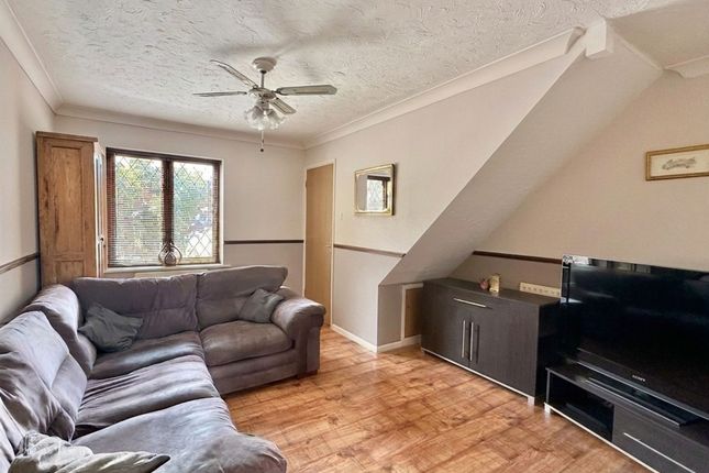 5 Willow Drive, Southampton photo 4