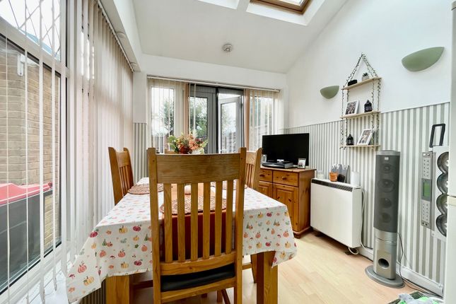 14 Elm Grove, Malton photo 4