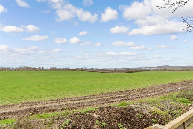 Brompton Farm Road Strood, Rochester photo 3