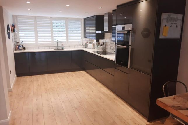 5, St. Lawrence Close, Abbots Langley photo 2