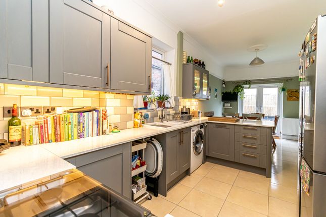 277 Fawcett Road, Southsea photo 4
