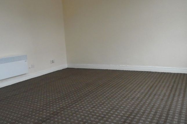 2 Edgware Grove, Leeds photo 2