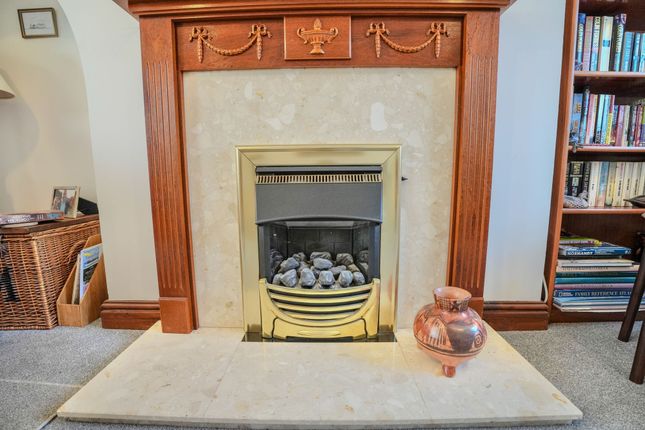 16 Blackberry Grove, Cromer photo 3