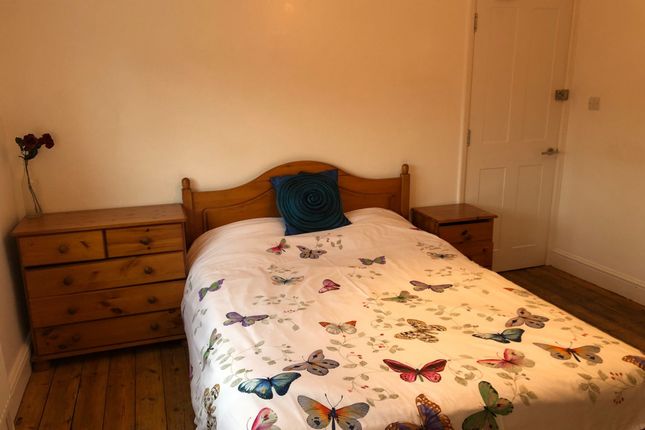 Room 3: 307,, Cherry Hinton Road, Cambridge photo 3