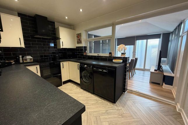 5, Amy Walk, Fazakerley photo 5
