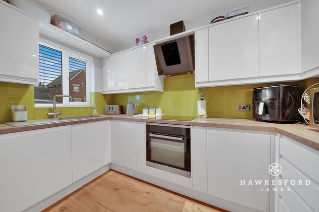 27 Anatase Close, Sittingbourne photo 2