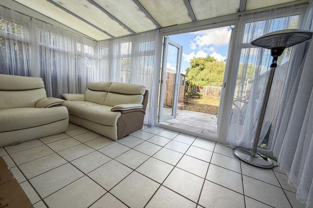 25A, Cotswold Road, Clacton-On-Sea photo 3
