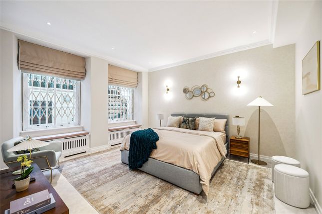Flat to rent in Gloucester Square, London