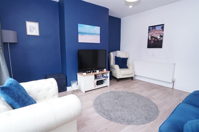 39, Fourlands Road, Bradford photo 3