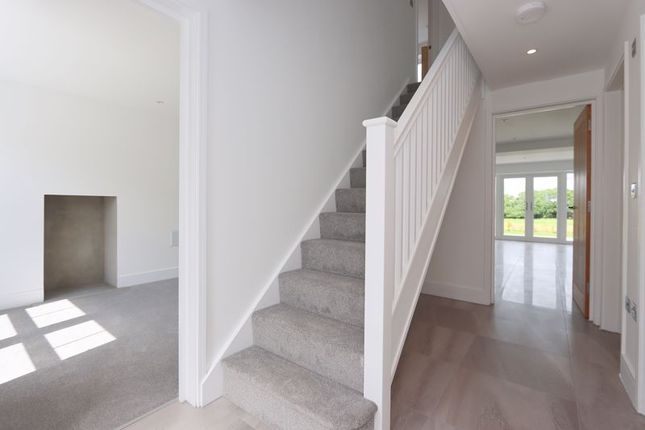 Plot 3 "The Elm" Tutein Farm, Grove Lane, Chigwell photo 4