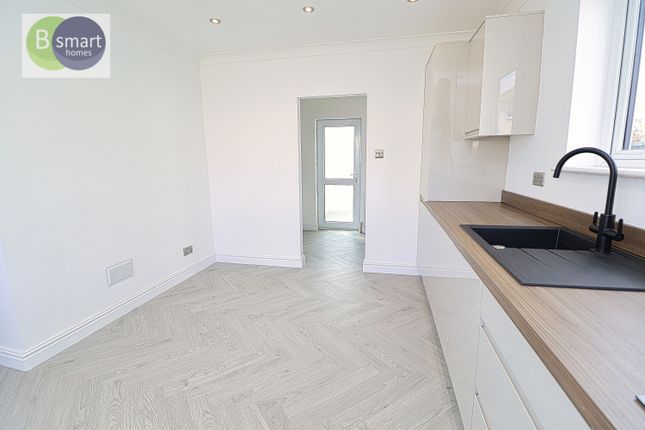 15, Maori Avenue, Rotherham photo 4