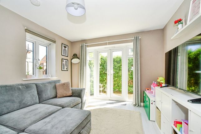 66, Woodroffe Square, CALNE photo 3