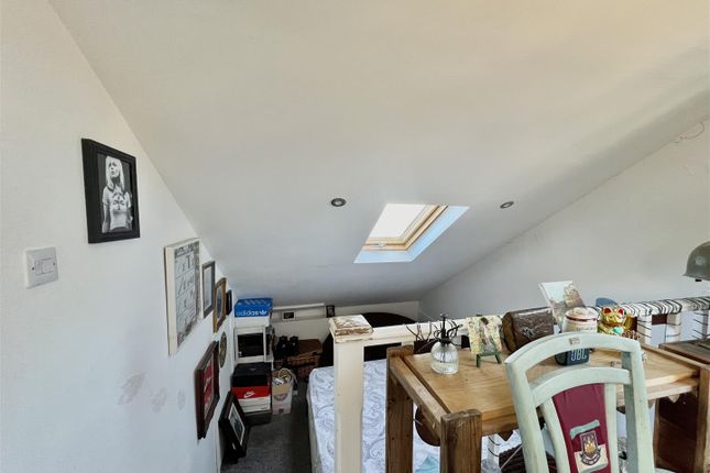 183B, Ramuz Drive, Westcliff-On-Sea photo 4
