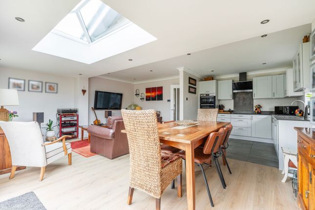 87 Elm Tree Road, Lowestoft photo 4