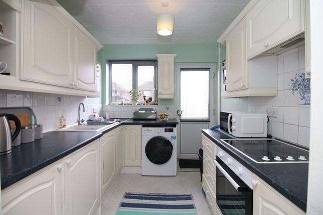 10, Carcroft Avenue, Blackpool photo 2