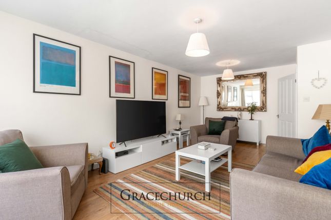 3 Priory Close, Turnford, Broxbourne photo 3