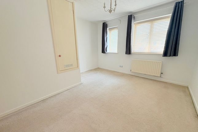10, MILTON KEYNES photo 4