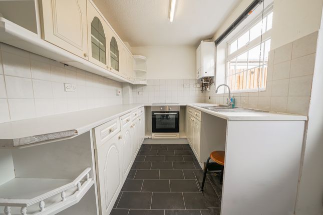 22 Stephenson Close, Leicester photo 4