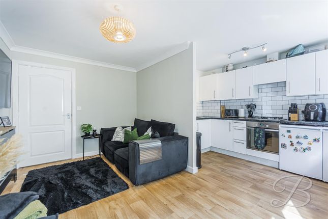 24, Ashleigh Avenue, Sutton-In-Ashfield photo 2