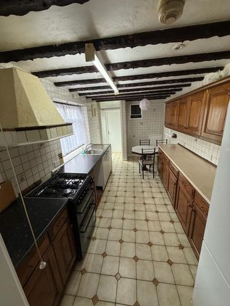 14, Stoke Poges Lane, Slough photo 5
