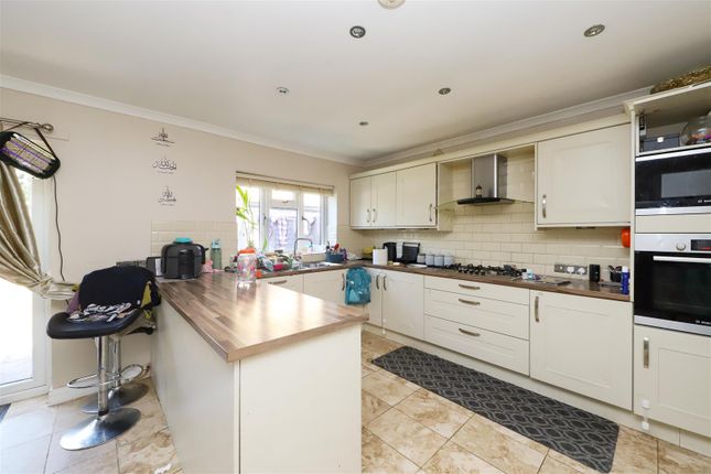 34, Harmondsworth Lane, West Drayton photo 2