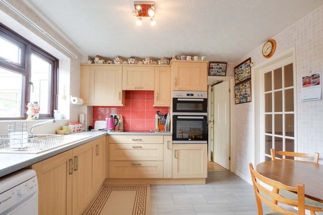 68 Burnham Drive, Leicester photo 2