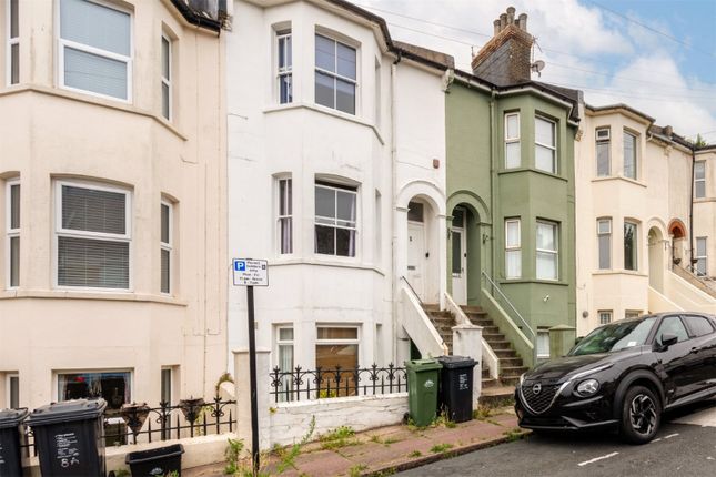 Flat for sale in Brading Road, Brighton