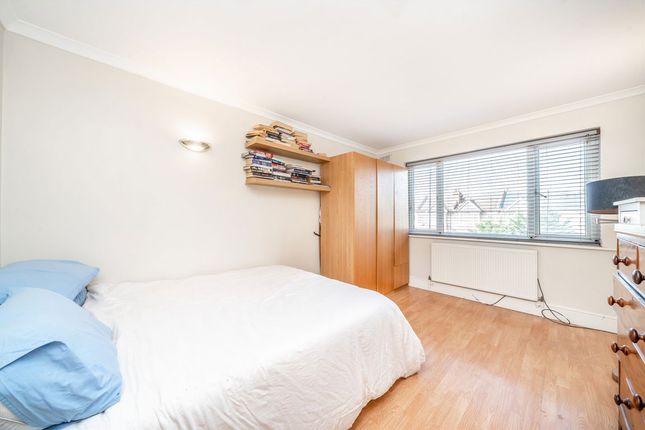 2 Teesdale Court, London Road, Isleworth photo 4