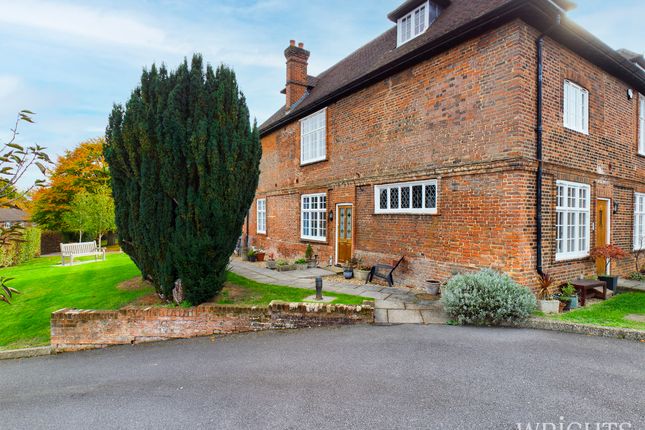 2-bed house on Digswell Rise, Welwyn Garden City, £1,900/mo