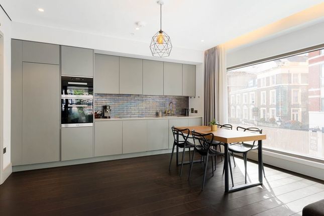 Flat for sale in Victoria Street, Westminster