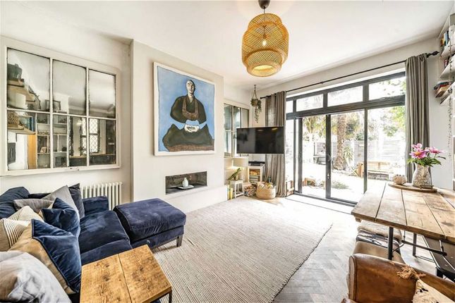 2-bed flat on Flat 1, 427, Upper Richmond Road, London, £600,000