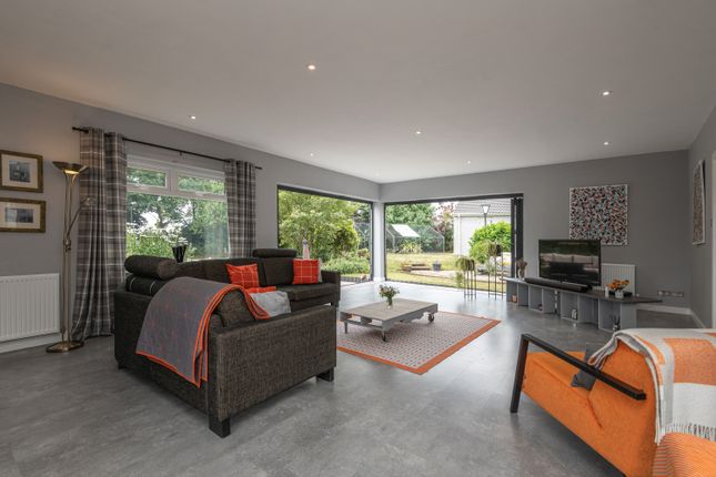 104, Lower Mickletown, Leeds photo 4