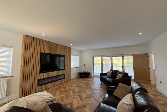 Lake Lodge, Woodbury Salterton Devon, Exeter photo 4