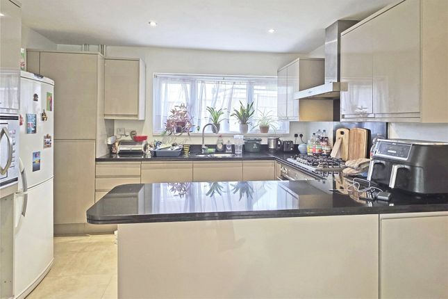 Rosannda,, Grosvenor Road, Llandrindod Wells photo 3