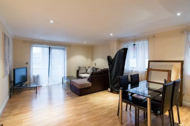 Thumbnail Flat to rent in Caroline Sreet, Cardiff