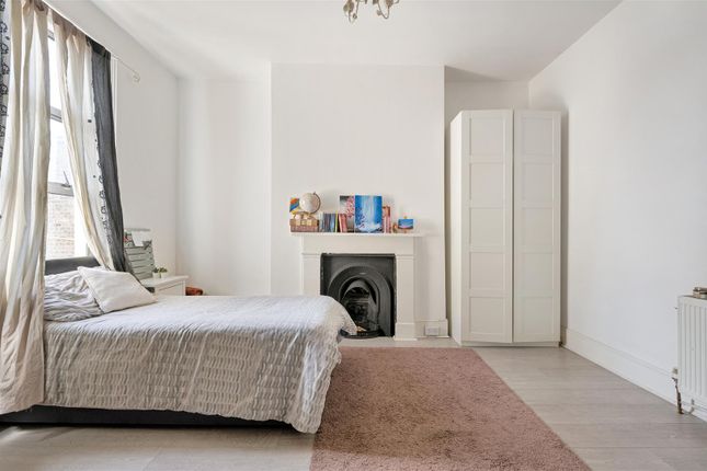 6, Mildenhall Road, London photo 4