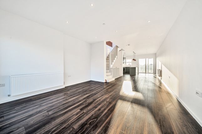 1,, Ronian Villas, Wimbledon photo 4