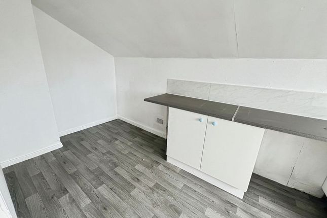 4a, Higher Market Street, Bolton photo 4